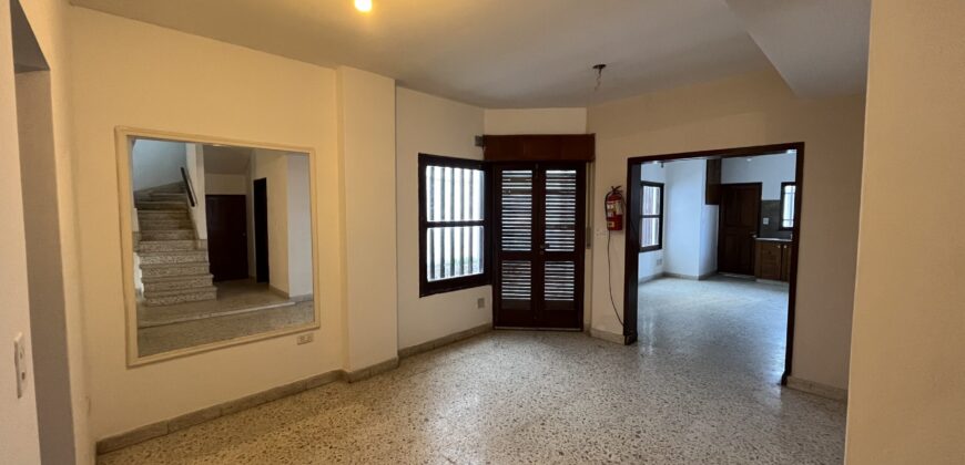 CASA FAMILIAR AMPLIA