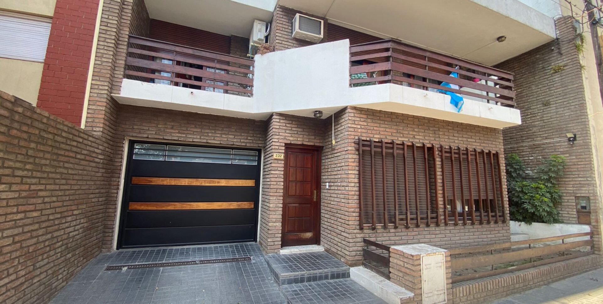 CASA FAMILIAR AMPLIA